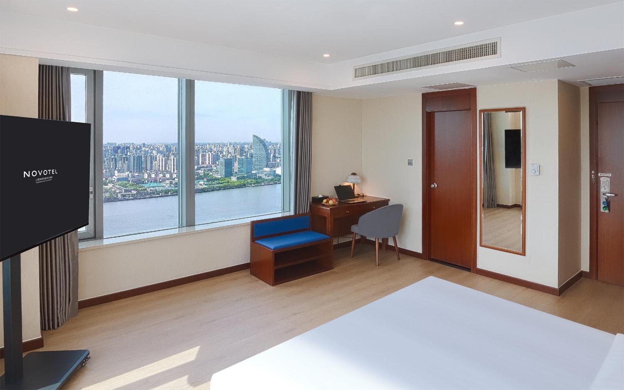 Novotel Atlantis Shanghai - Breakfast In The Clouds With River View In The Revolving Restaurant & 24Hours Free Self-Laundry Exterior photo